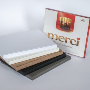 Sokolaaditasku Merci karbile - 16.5x20x1.3 cm (erinevad värvid)